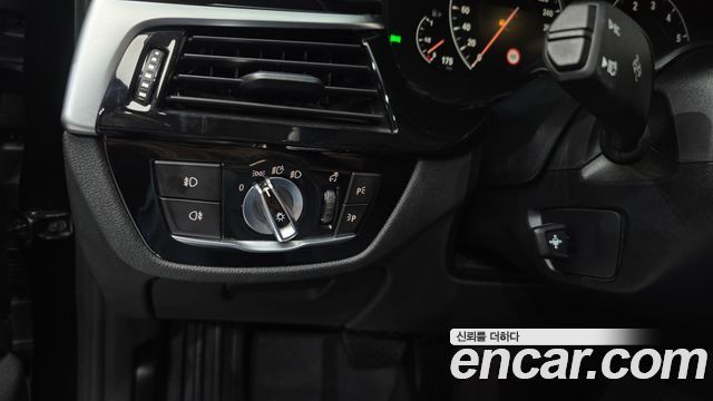 BMW 5 Series (G30) 520i Luxury 2019 — фото 16