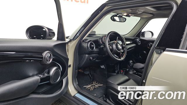 MINI Cooper 5Door HIGH 3rd 2020 — фото 10
