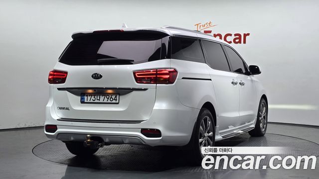 Kia Carnival 9-Seater Noblesse Special 2020 — фото 2