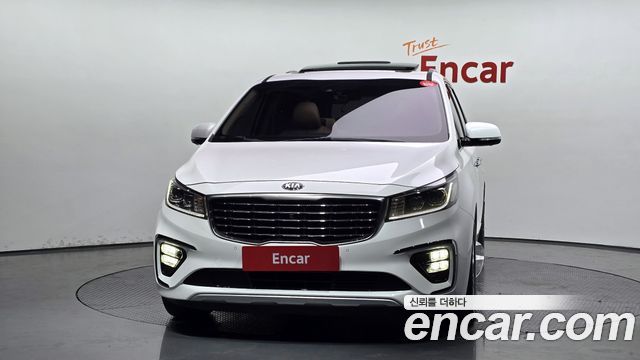 Kia Carnival 9-Seater Noblesse Special 2020 — фото 3