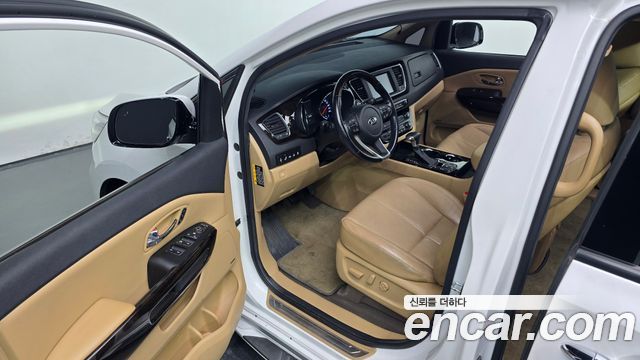 Kia Carnival 9-Seater Noblesse Special 2020 — фото 11
