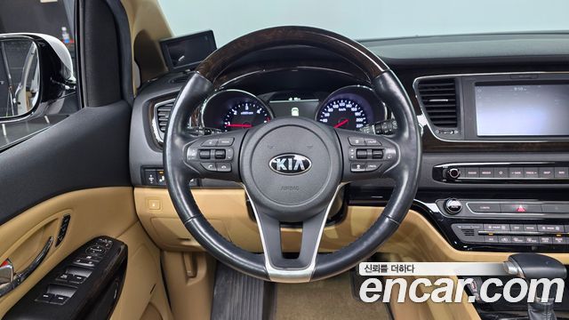 Kia Carnival 9-Seater Noblesse Special 2020 — фото 13