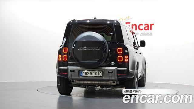 Land Rover Defender (L663) 110 P300 X-Dynamic SE 2022 — фото 4