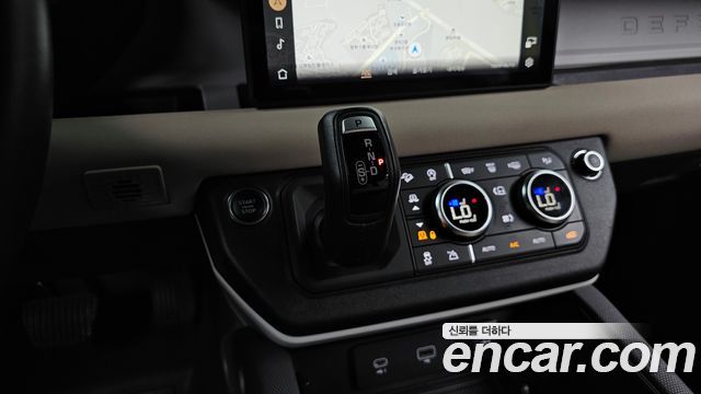 Land Rover Defender (L663) 110 P300 X-Dynamic SE 2022 — фото 9