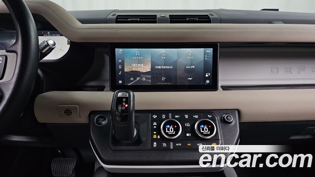 Land Rover Defender (L663) 110 P300 X-Dynamic SE 2022 — фото 14