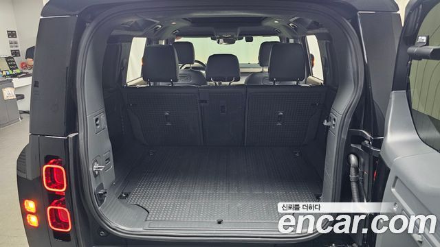 Land Rover Defender (L663) 110 P300 X-Dynamic SE 2022 — фото 20