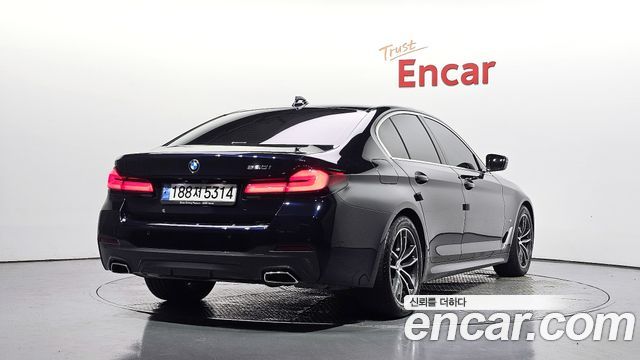 BMW 5 Series (G30) 520i M Sport 2022 — фото 2