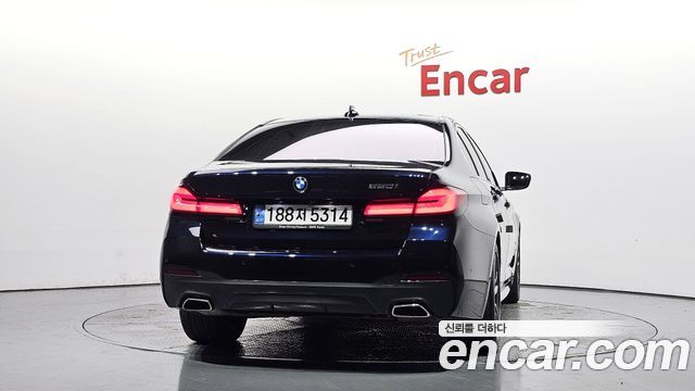 BMW 5 Series (G30) 520i M Sport 2022 — фото 4