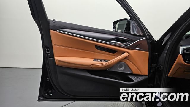 BMW 5 Series (G30) 520i M Sport 2022 — фото 24