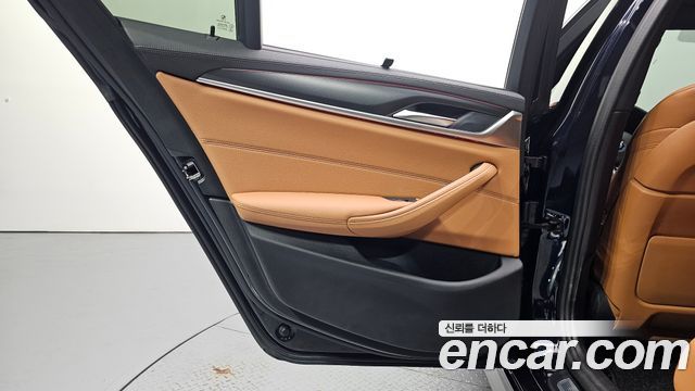 BMW 5 Series (G30) 520i M Sport 2022 — фото 25