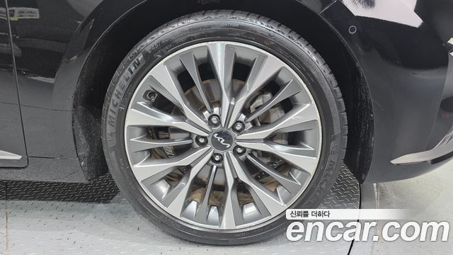 Kia K8 2.5 Gasoline 2WD Noblesse 2022 — фото 21