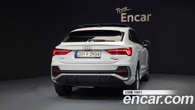 Audi Q3 (F3) 35 TDI Quattro Premium Sportback 2023 — фото 4