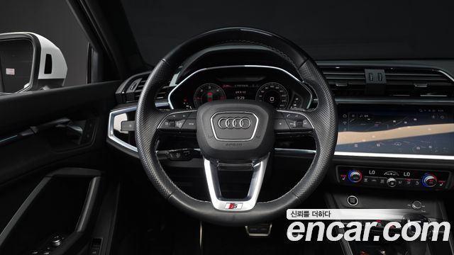 Audi Q3 (F3) 35 TDI Quattro Premium Sportback 2023 — фото 12