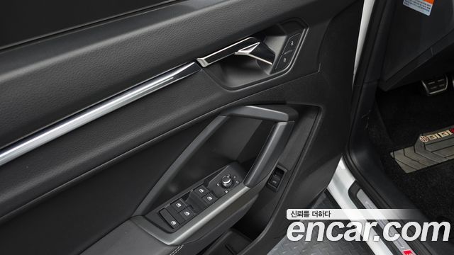 Audi Q3 (F3) 35 TDI Quattro Premium Sportback 2023 — фото 19