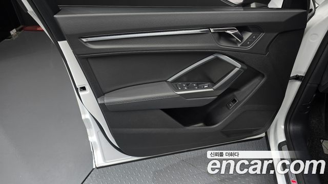 Audi Q3 (F3) 35 TDI Quattro Premium Sportback 2023 — фото 24