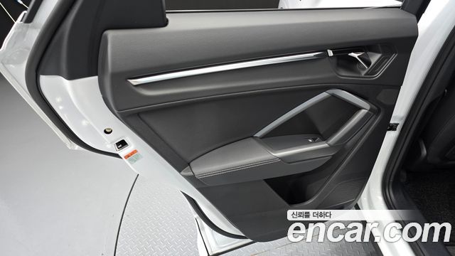 Audi Q3 (F3) 35 TDI Quattro Premium Sportback 2023 — фото 25