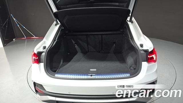 Audi Q3 (F3) 35 TDI Quattro Premium Sportback 2023 — фото 30