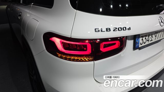 Mercedes-Benz GLB-Class (X247) GLB200 d 2021 — фото 23