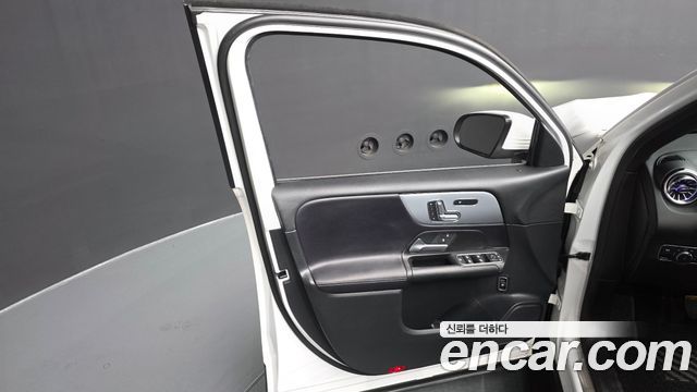 Mercedes-Benz GLB-Class (X247) GLB200 d 2021 — фото 24