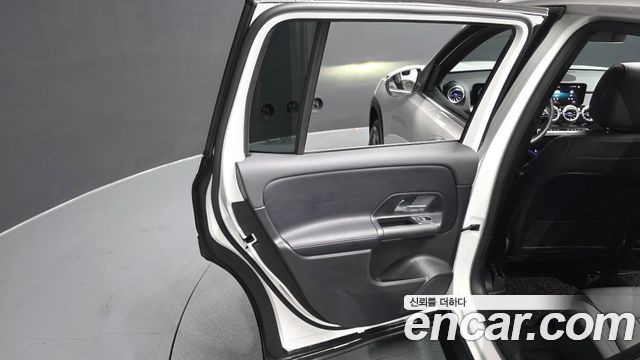 Mercedes-Benz GLB-Class (X247) GLB200 d 2021 — фото 25