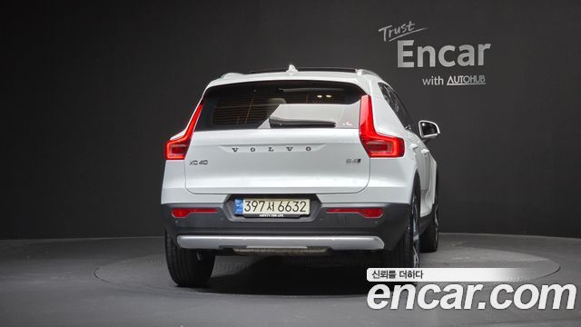 Volvo XC40 B4 Ultimate Bright 2024 — фото 4