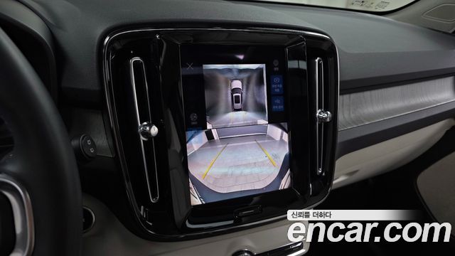 Volvo XC40 B4 Ultimate Bright 2024 — фото 14