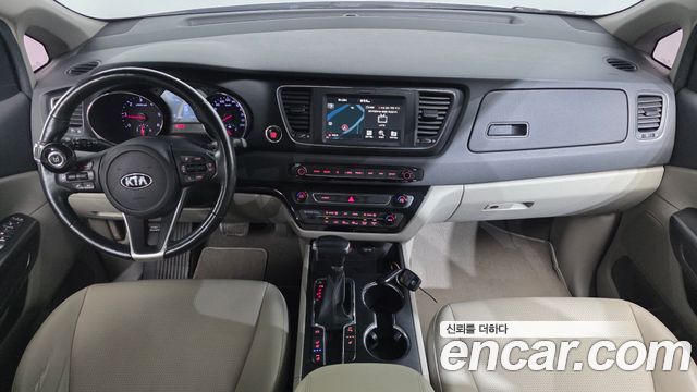 Kia Carnival 9-Seater Luxury 2020 — фото 7