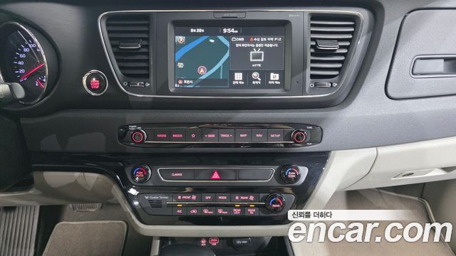 Kia Carnival 9-Seater Luxury 2020 — фото 14