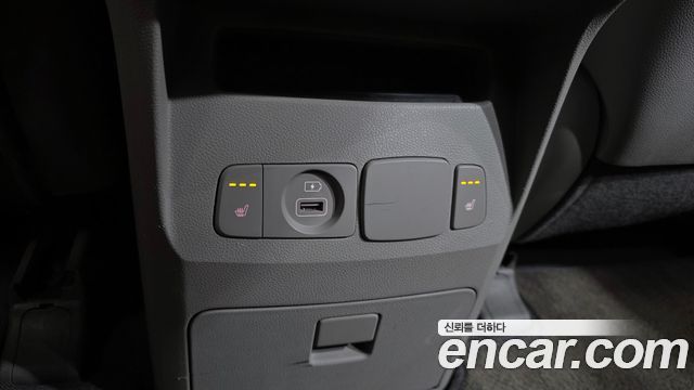 Kia Carnival 9-Seater Luxury 2020 — фото 18