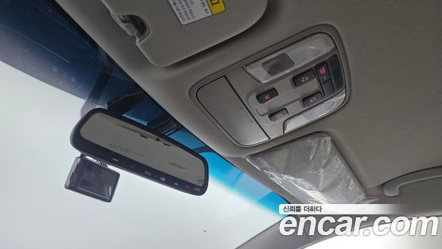 Kia Carnival 9-Seater Luxury 2020 — фото 19
