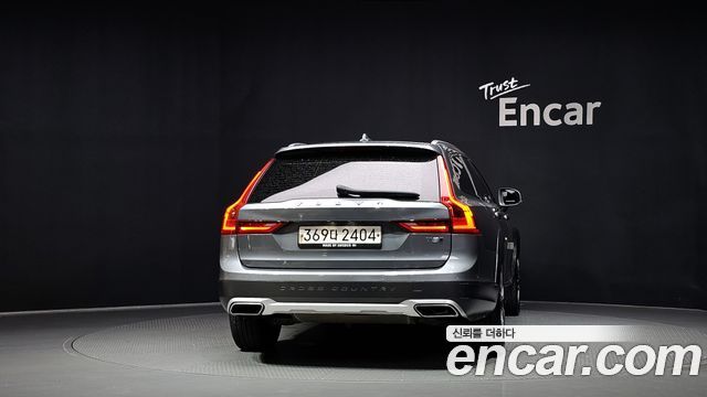 Volvo V90 Cross Country T5 Pro AWD 2020 — фото 4