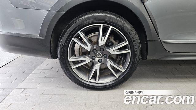 Volvo V90 Cross Country T5 Pro AWD 2020 — фото 5