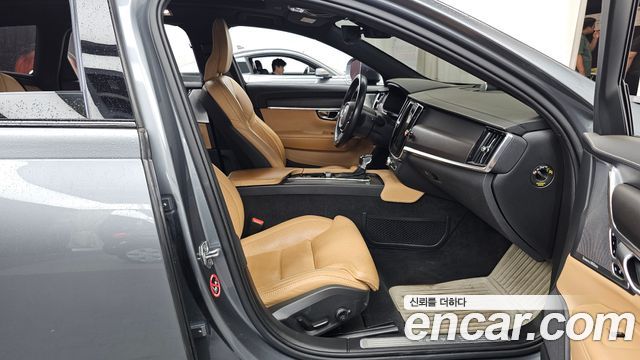 Volvo V90 Cross Country T5 Pro AWD 2020 — фото 11