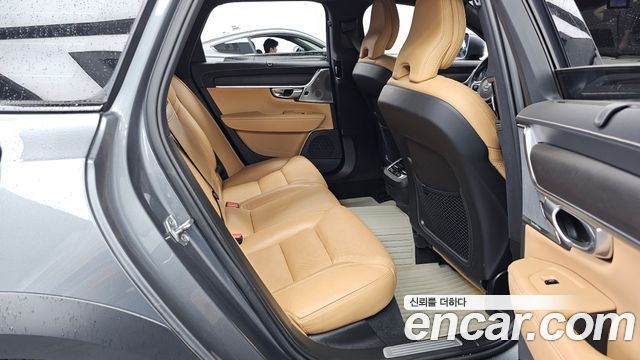 Volvo V90 Cross Country T5 Pro AWD 2020 — фото 12