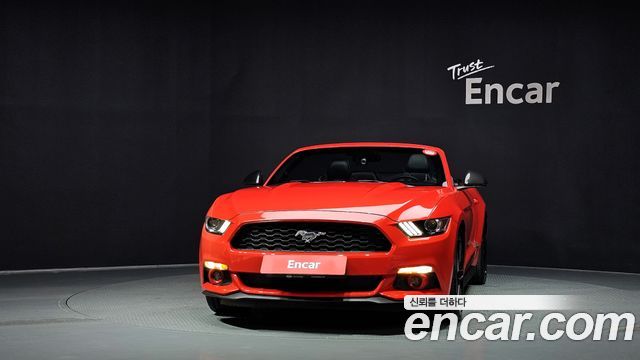 Ford Mustang Convertible 2017 — фото 3