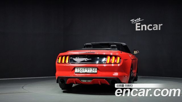 Ford Mustang Convertible 2017 — фото 4