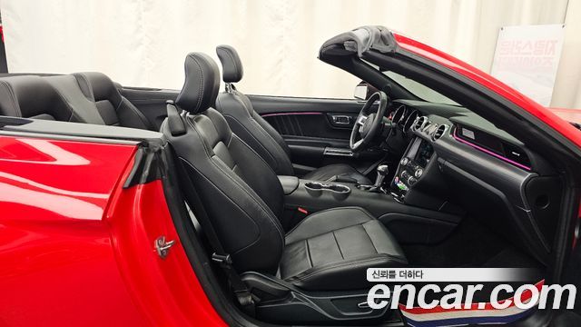 Ford Mustang Convertible 2017 — фото 15