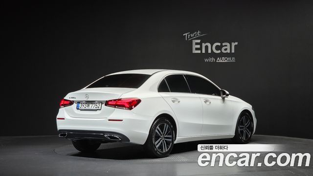 Mercedes-Benz A-Class (W177) A200d Sedan 2021 — фото 2