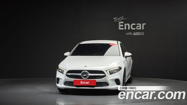 Mercedes-Benz A-Class (W177) A200d Sedan 2021 — фото 3