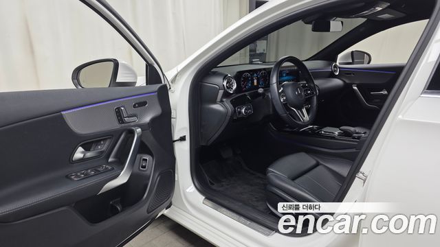 Mercedes-Benz A-Class (W177) A200d Sedan 2021 — фото 10