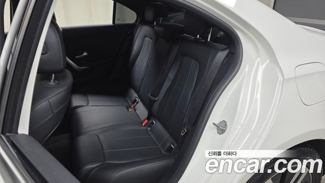Mercedes-Benz A-Class (W177) A200d Sedan 2021 — фото 12