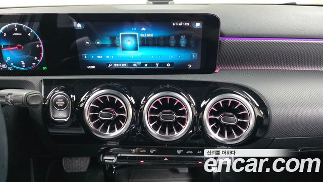 Mercedes-Benz A-Class (W177) A200d Sedan 2021 — фото 13