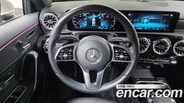 Mercedes-Benz A-Class (W177) A200d Sedan 2021 — фото 14