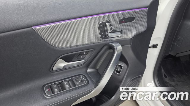 Mercedes-Benz A-Class (W177) A200d Sedan 2021 — фото 18