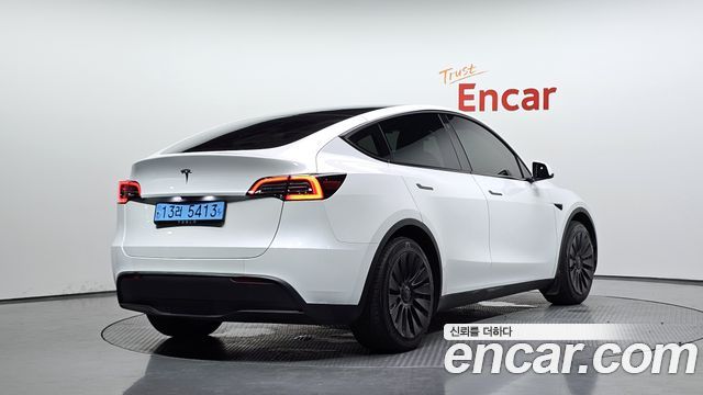 Tesla Model Y RWD 2024 — фото 2