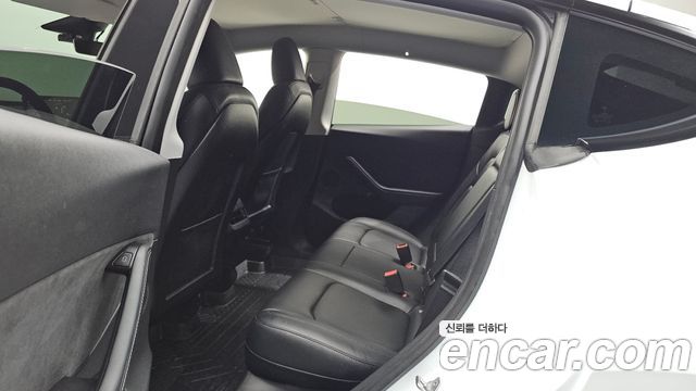Tesla Model Y RWD 2024 — фото 12