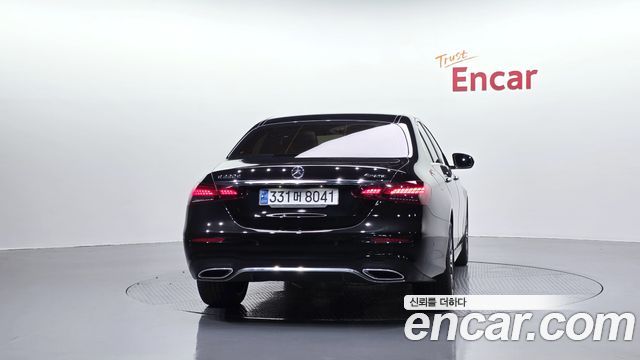 Mercedes-Benz E-Class (W213) E220d 4MATIC AMG Line 2022 — фото 4