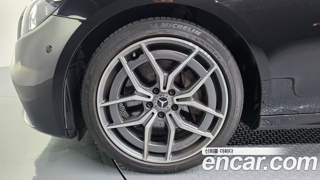 Mercedes-Benz E-Class (W213) E220d 4MATIC AMG Line 2022 — фото 5