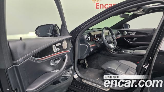 Mercedes-Benz E-Class (W213) E220d 4MATIC AMG Line 2022 — фото 10