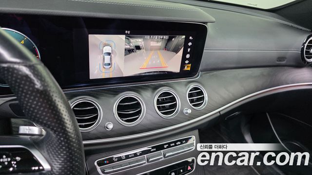 Mercedes-Benz E-Class (W213) E220d 4MATIC AMG Line 2022 — фото 17
